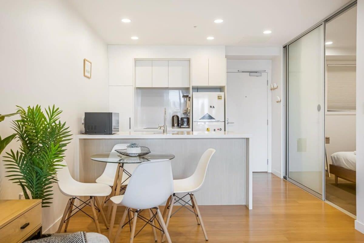 Cosy Two Bedroom Apartment With Balcony Pool And Gym โอ๊คแลนด์ ภายนอก รูปภาพ